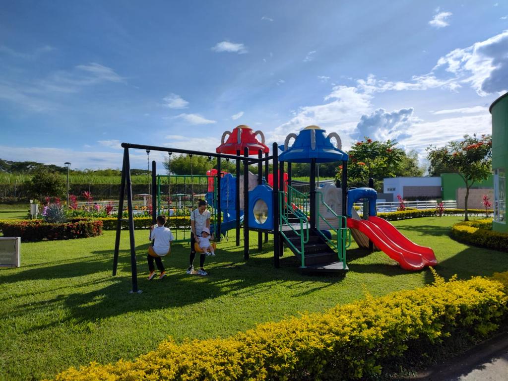 VENDO LOTE EN CONDOMINIO EN VITERBO CALDAS