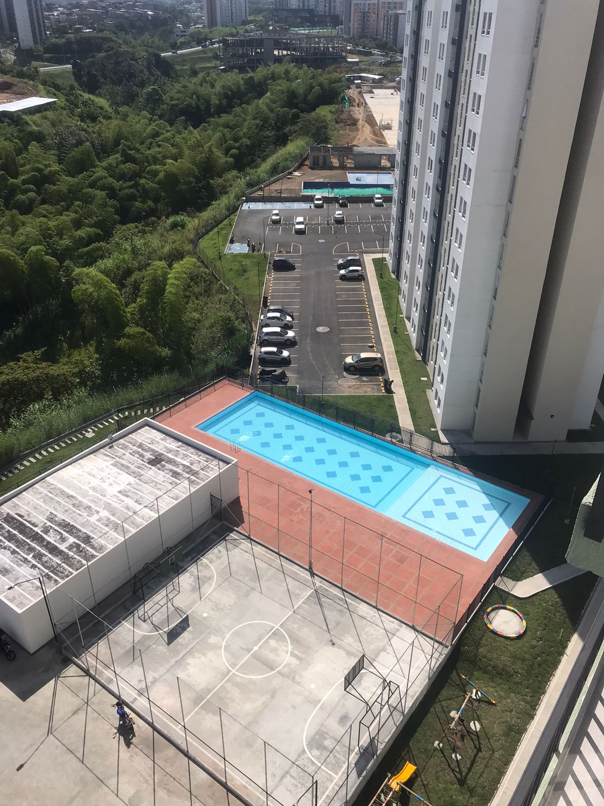 ARRIENDO APTO EN LA VIA CONDINA PALO VERDE PER