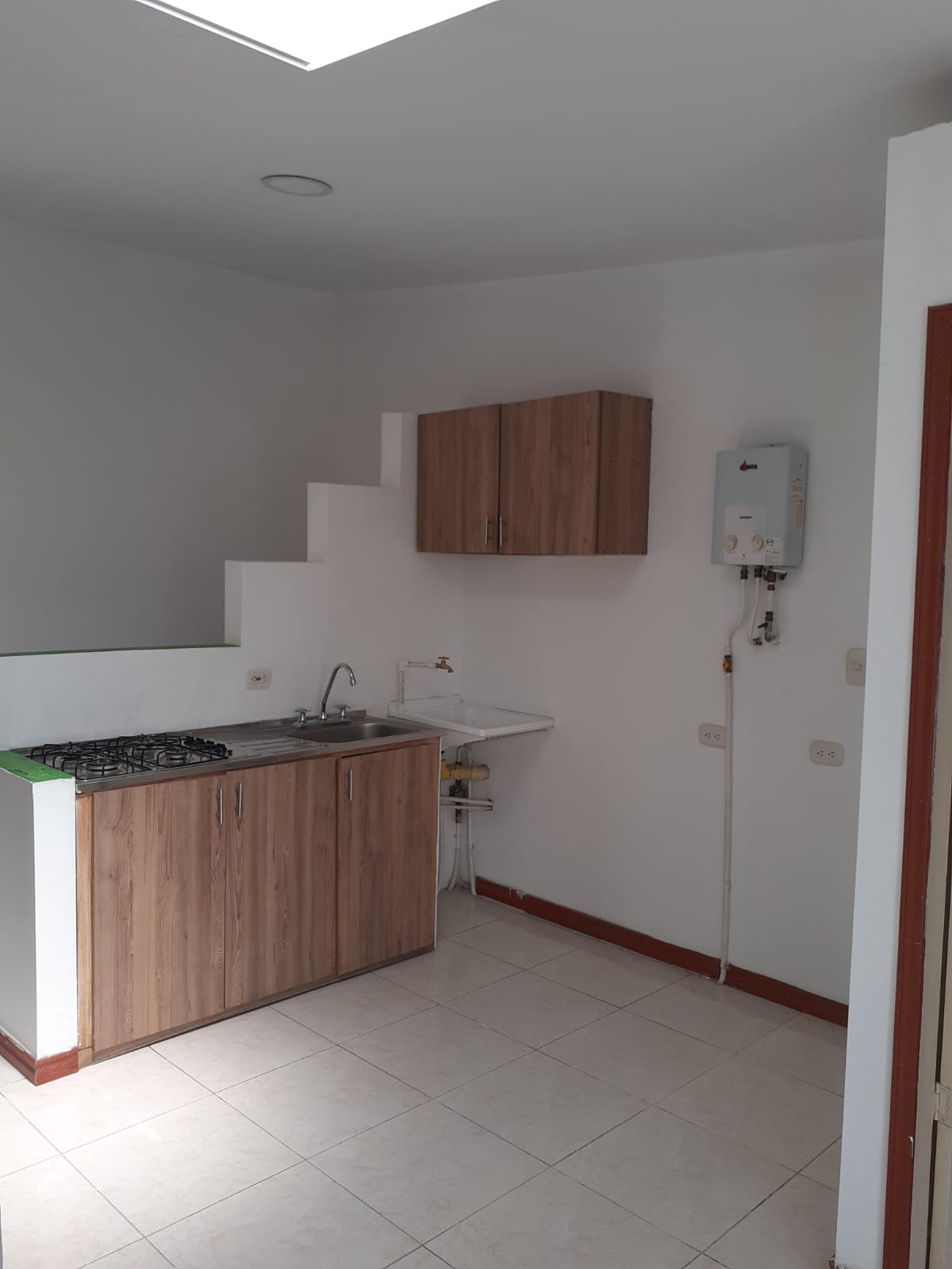 ARRIENDO APARTA ESTUDIO EN LA PRADERA