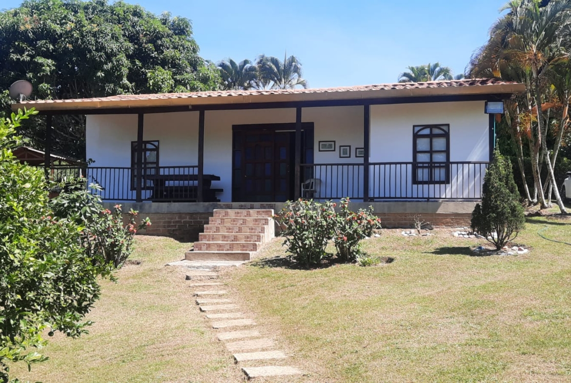 VENDO CASA CAMPESTRE EN VITERBO CALDAS