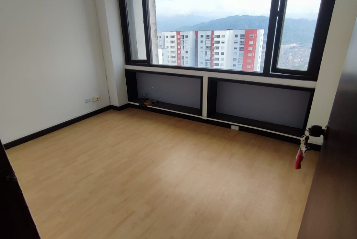 VENDO OF EN EL CORAZON DEL CENTRO DE MANIZALES 76 M2