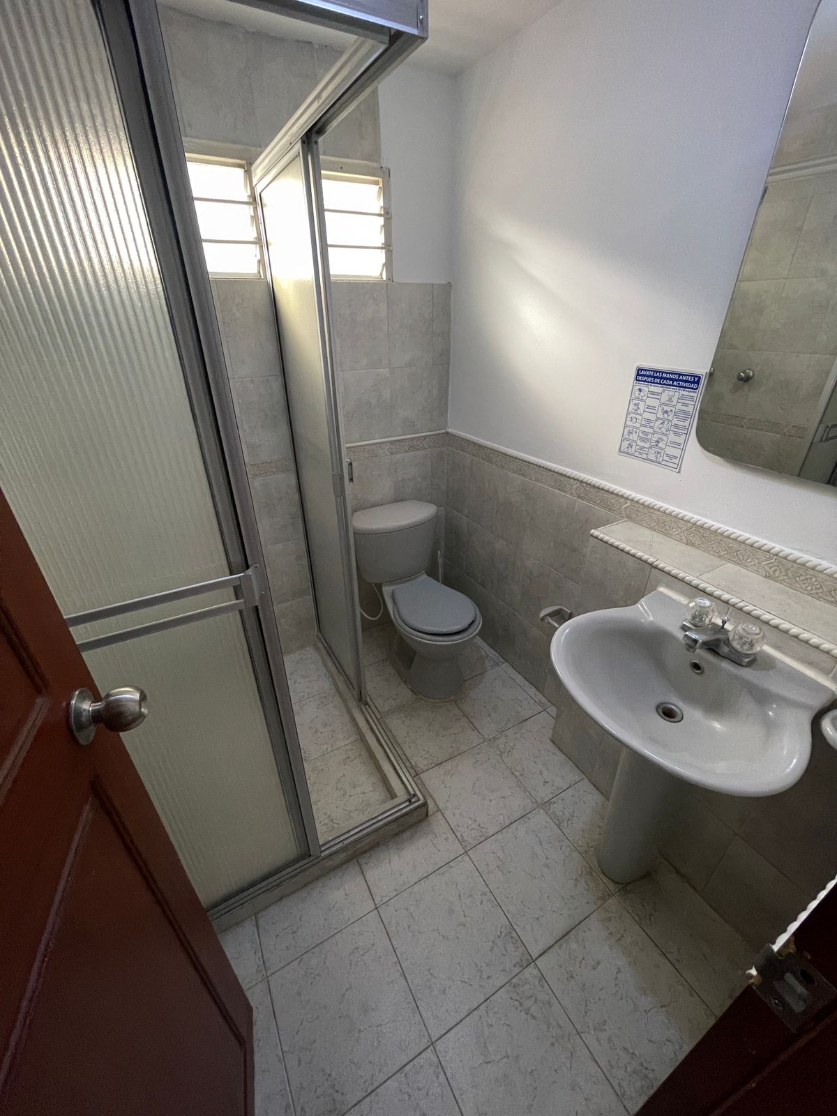 305071020250812024413 SE RENTA CASA PARA OFICINAS EN MARAYA