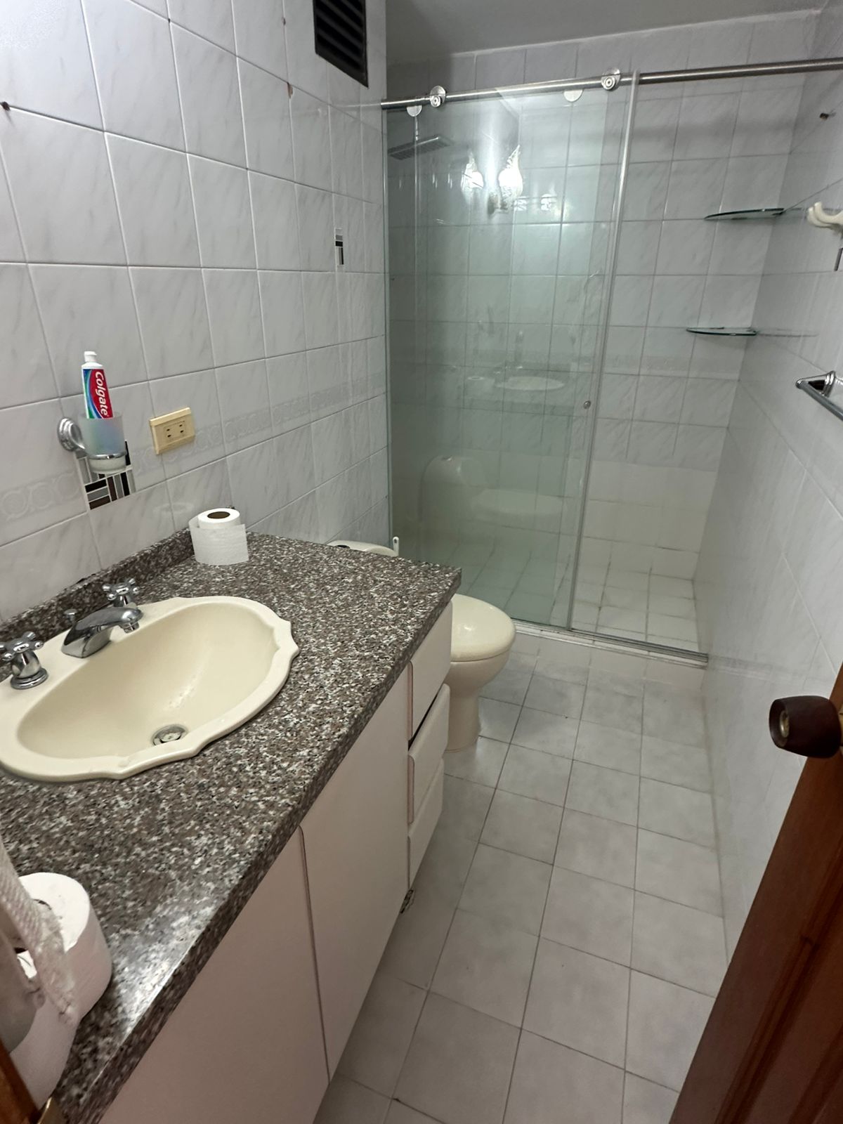 305071020250901030128 VENTA APARTAMENTO CENTRO DE PEREIRA, CERCA AL PARQUE EL LAGO
