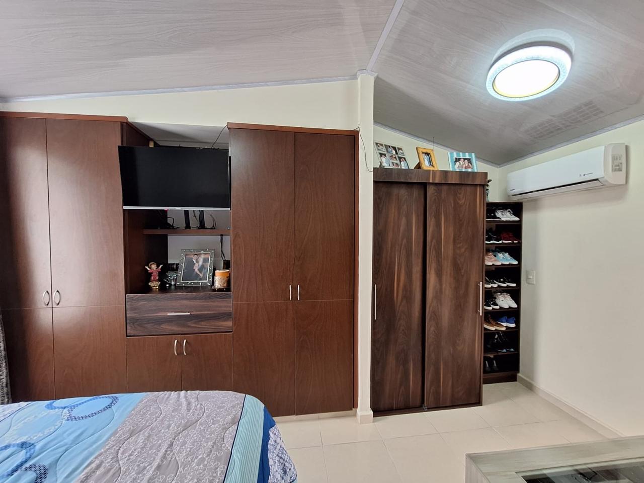 VENDO CASA EN AVENIDA SUR CONJUNTO CERRADO.