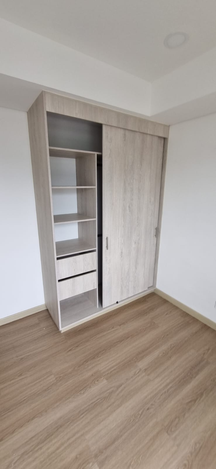 VENDO APARTAMENTO UBICACIÓN ESTRATÉGICA AVENIDA SUR EN PEREIRA
