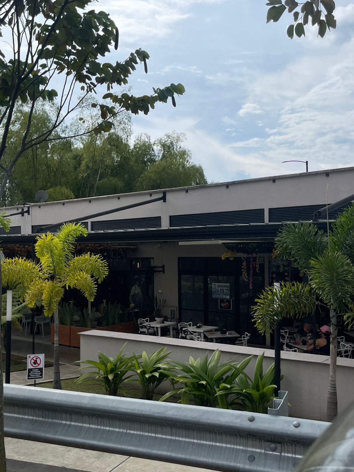 ARRIENDO LOCAL EN SAMARA , LA MACARENA DOSQU