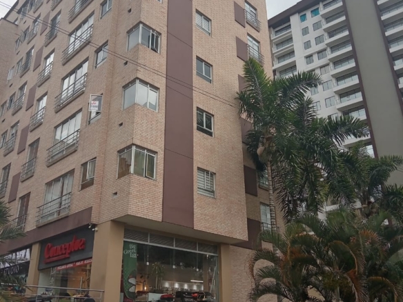 VENDO APARTAESTUDIO EN PINARES FRENTE A MEGACENTRO