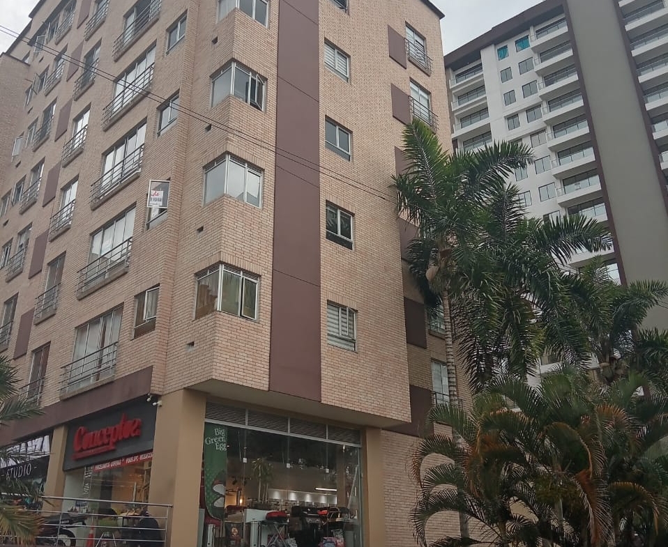 VENDO APARTAESTUDIO EN PINARES FRENTE A MEGACENTRO
