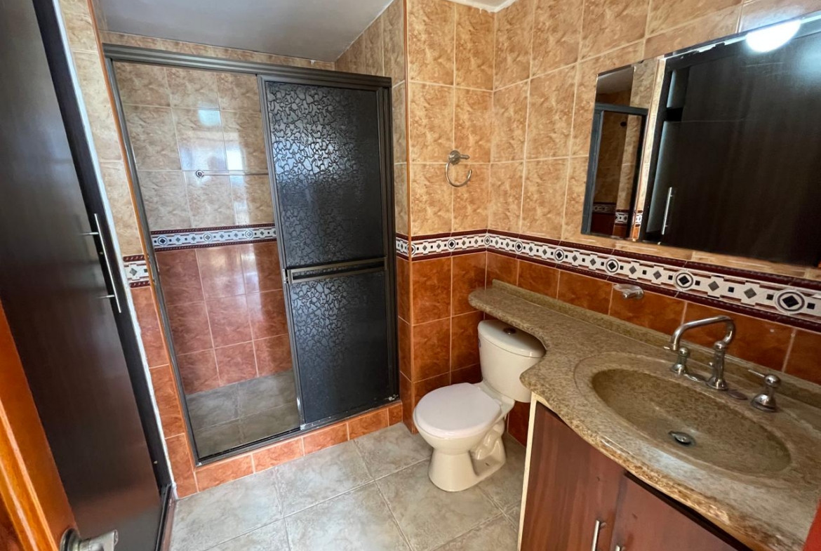 SE VENDE APARTAMENTO CENTRO DE PEREIRA CERCA AL PARQUE EL LAGO