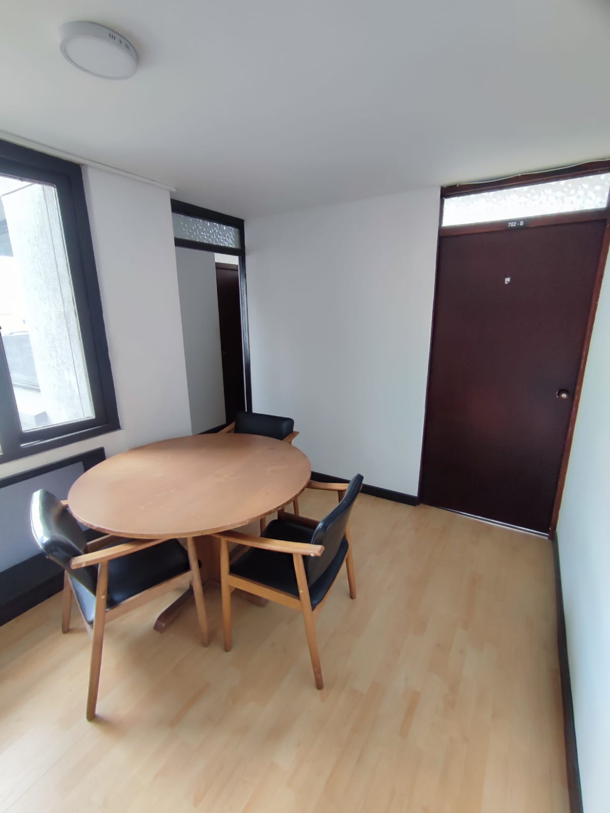 305071120240423061501 VENDO OF EN EL CORAZON DEL CENTRO DE MANIZALES 76 M2
