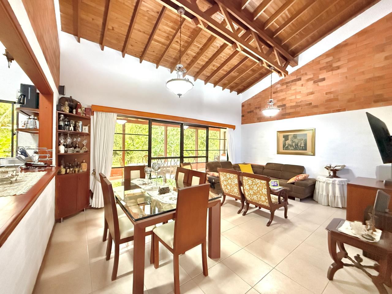 VENDO CASA CAMPESTRE EN COMBIA