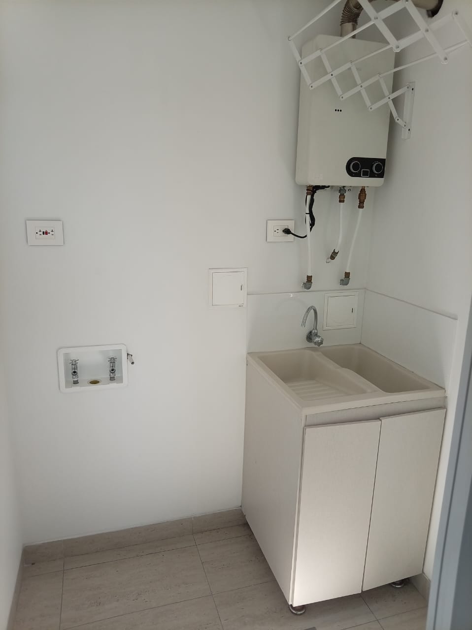 RENTO APARTAMENTO EN CONJUNTO CERRADO VÍA CERRITOS