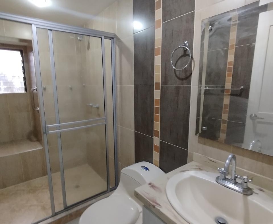 SE VENDE APARTAMENTO EN ALAMOS