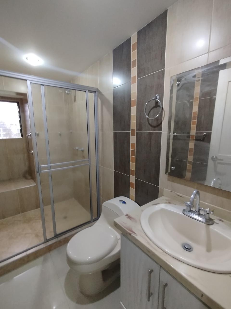 SE VENDE APARTAMENTO EN ALAMOS