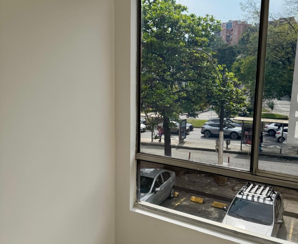 VENTA DE OFICINA EN RODEO PLAZA