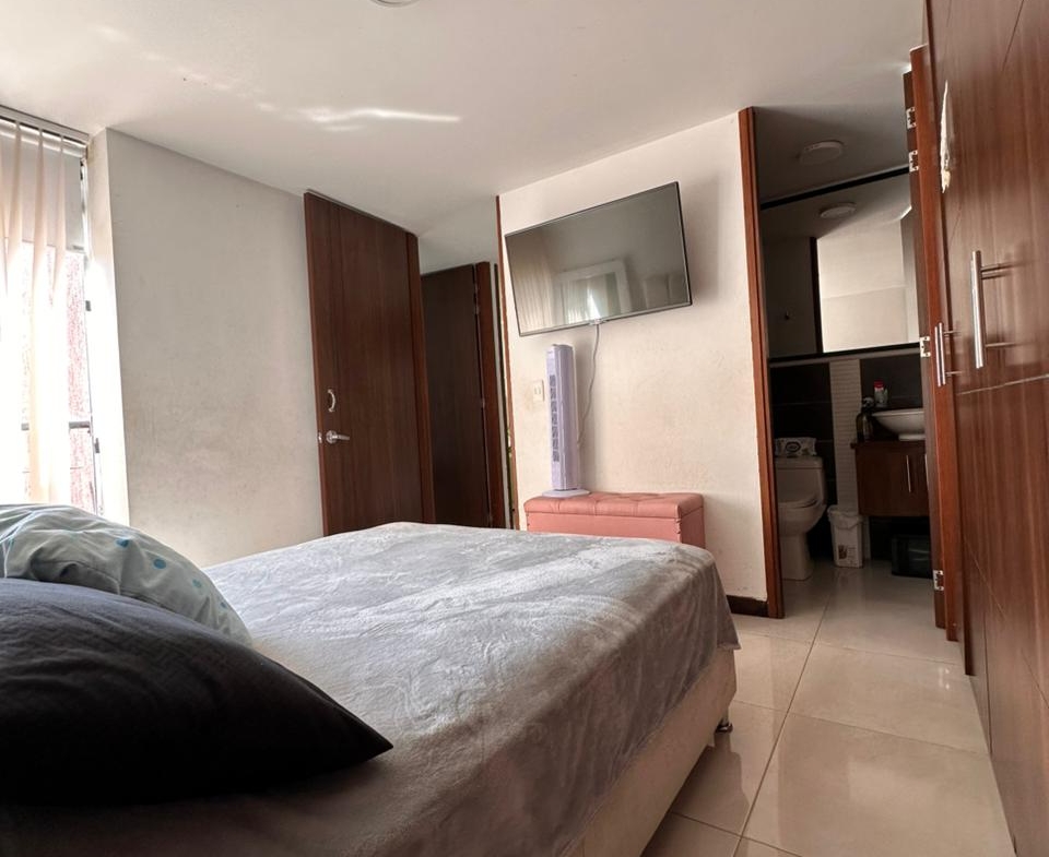 VENDO APARTAMENTO EN AV SUR, SECTOR CORALES 68 M2