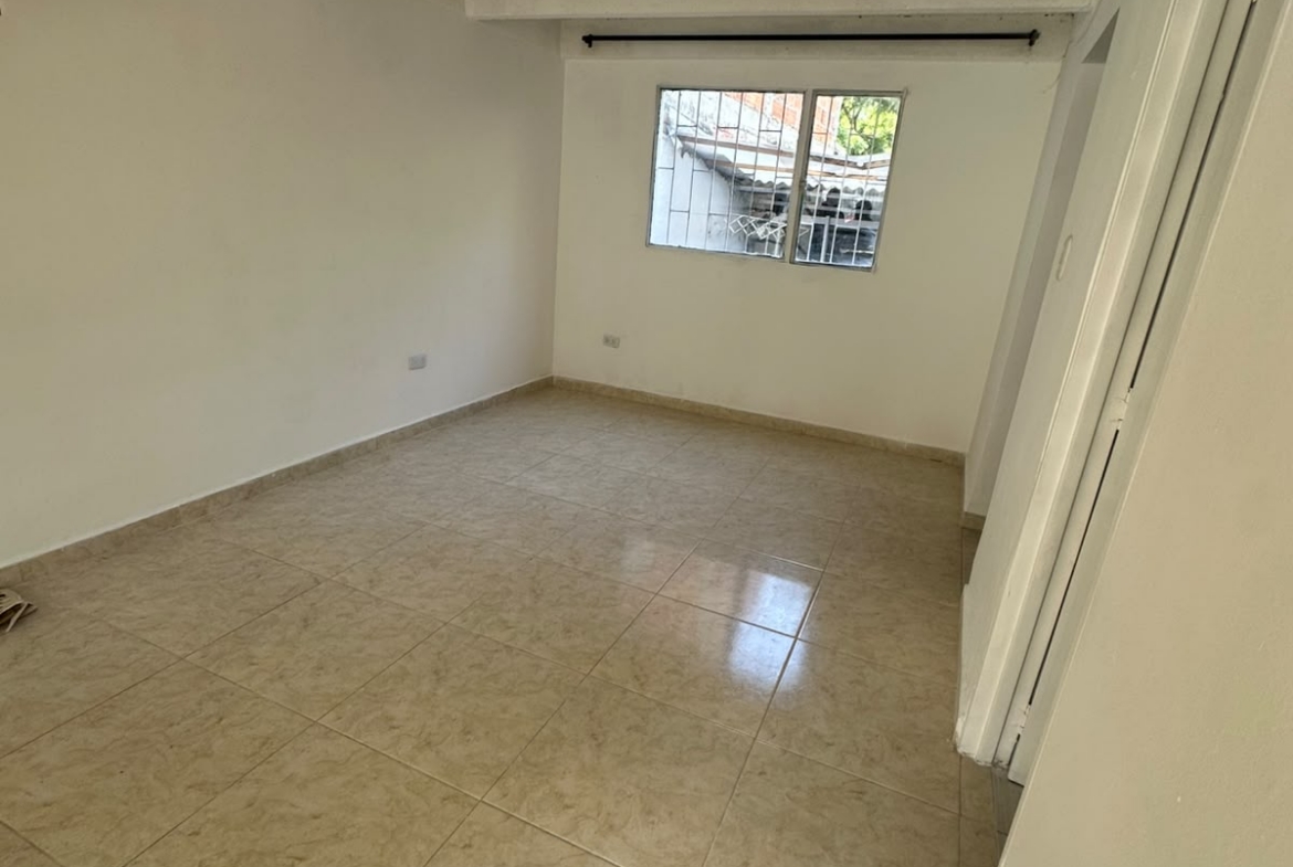 RENTO CASA COMERCIAL EN LA VILLA