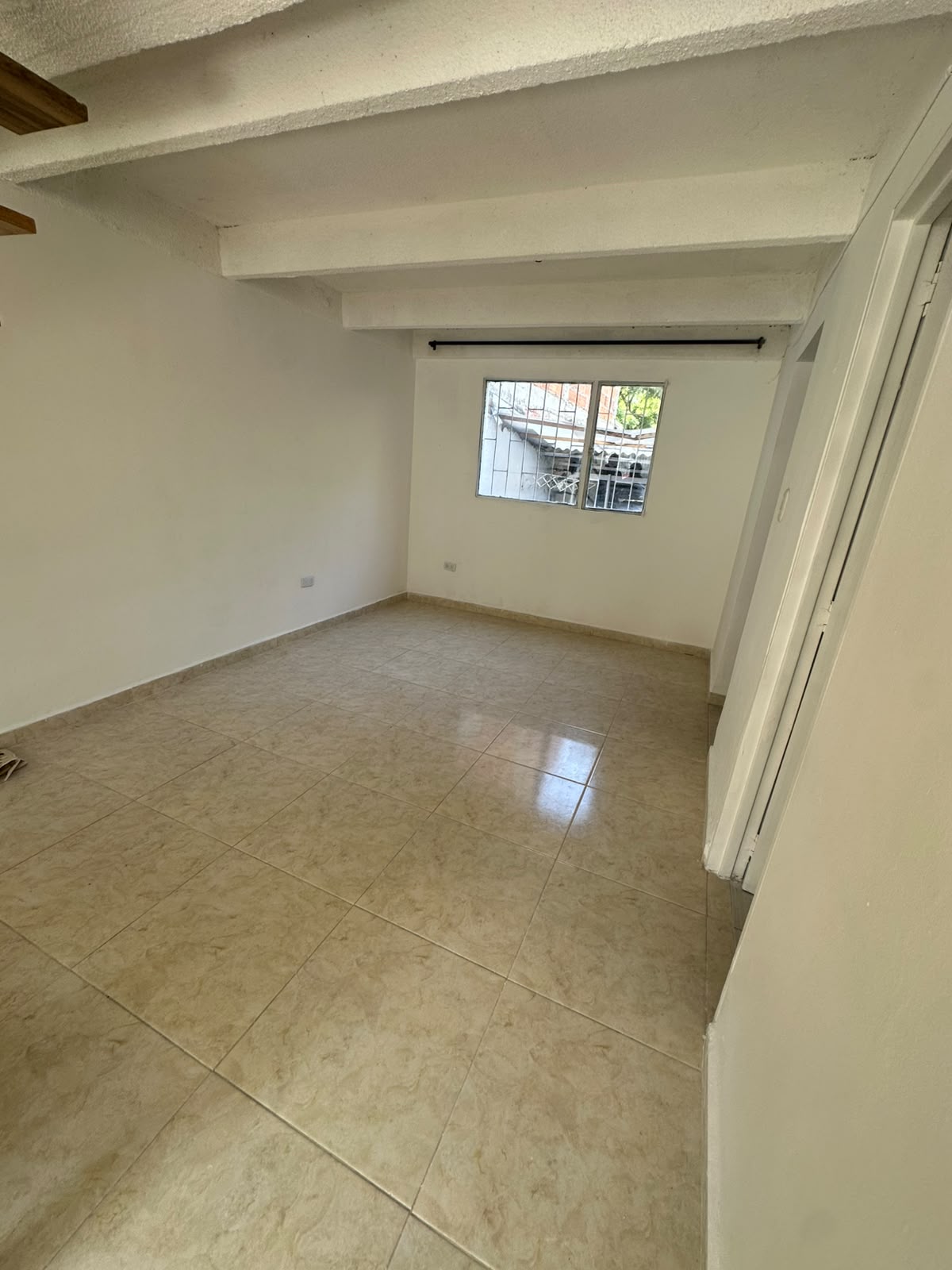 RENTO CASA COMERCIAL EN LA VILLA