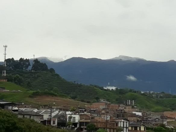 VENTA CASA LOTE SANTAROSA DE CABAL