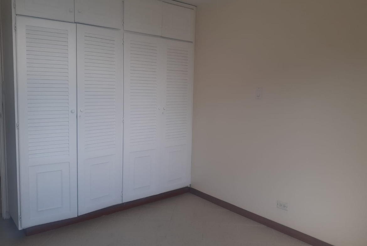 VENDO APARTAMENTO EN PINARES DE SAN MARTIN PEREIRA