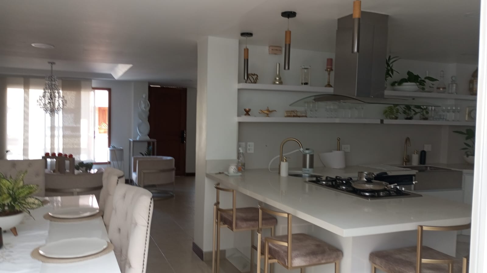 VENDO CASA EN CONJUNTO RESIDENCIAL SECTOR PINARES