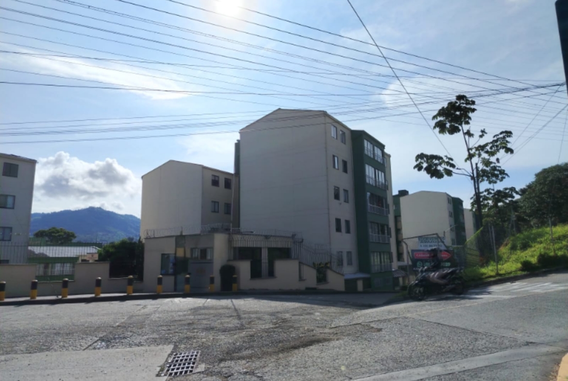 VENDO APARTAMENTO EN LA CIRCUNVALAR