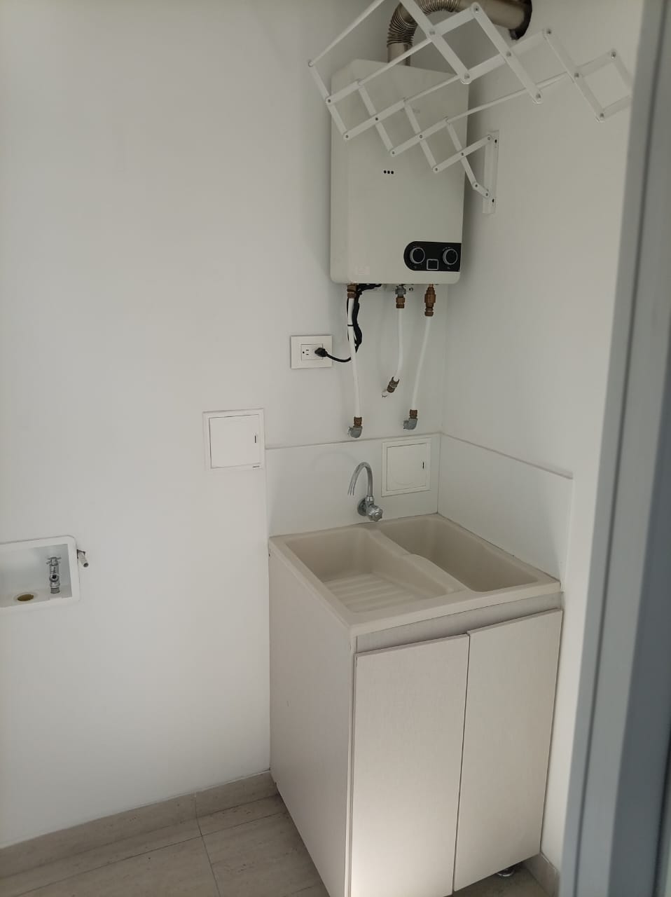 RENTO APARTAMENTO EN CONJUNTO CERRADO VÍA CERRITOS
