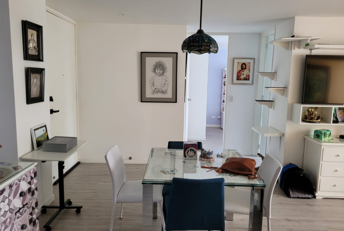 VENDO APARTAESTUDIO EN PINARES FRENTE A MEGACENTRO