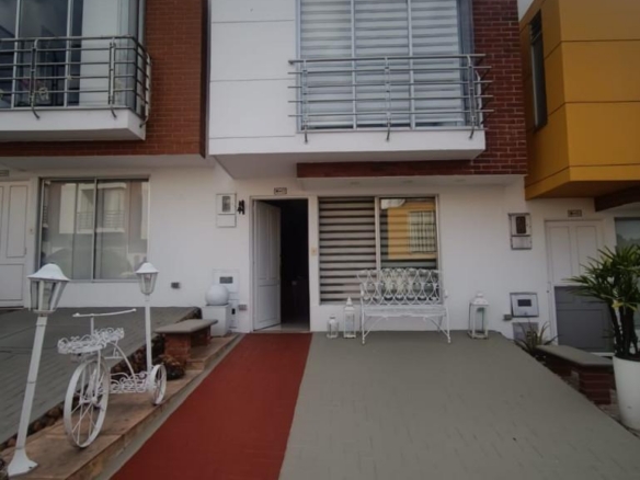 VENDO CASA EN PUEBLITO CAFETERO