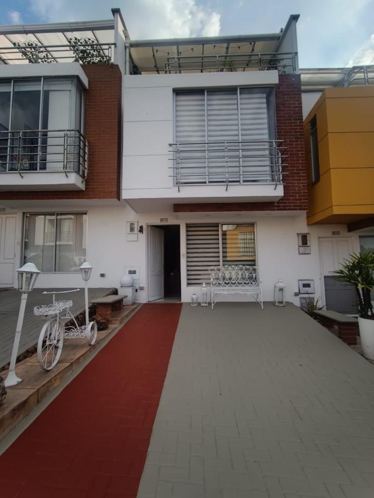 VENDO CASA EN PUEBLITO CAFETERO