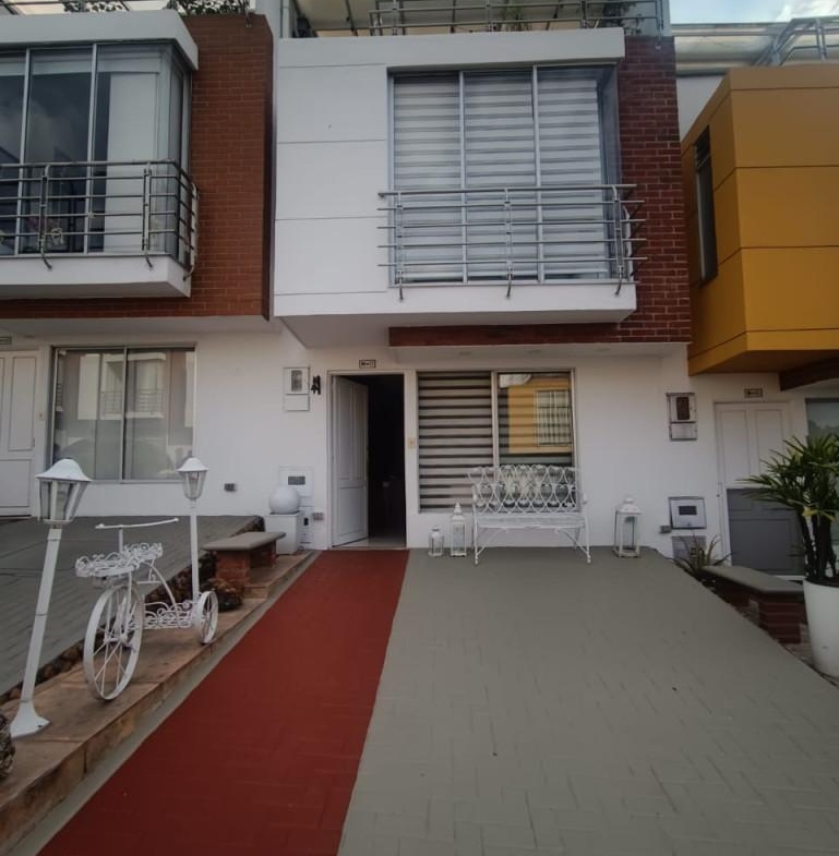 VENDO CASA EN PUEBLITO CAFETERO