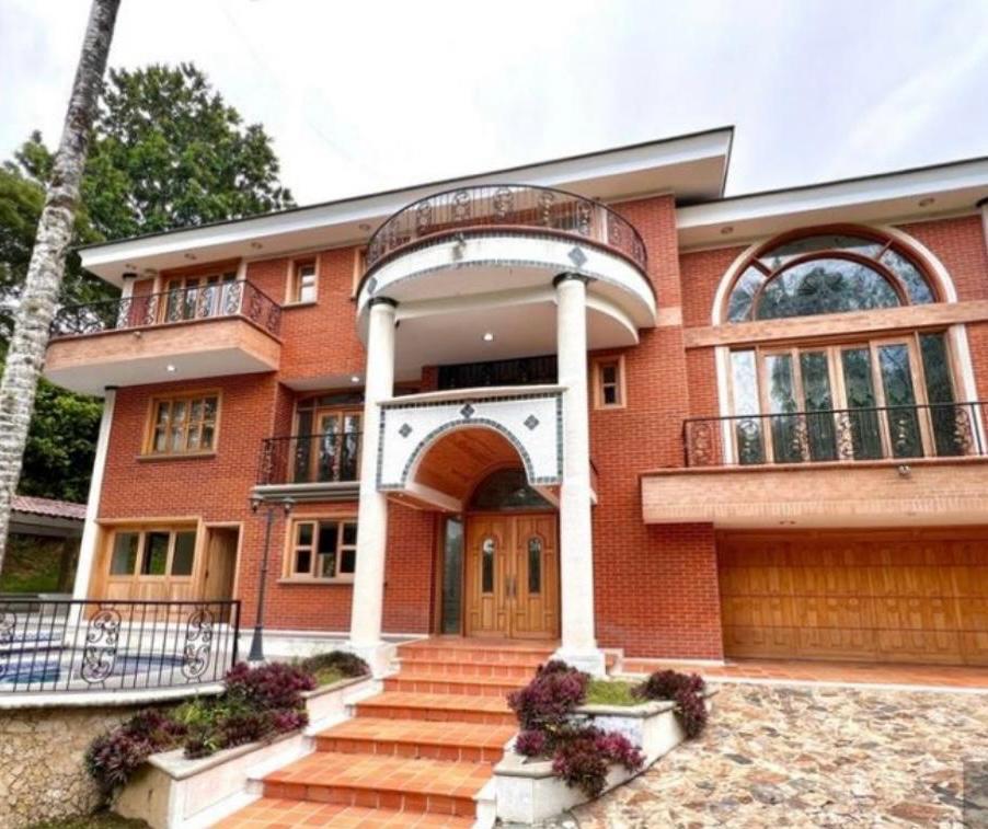 VENTA DE CASA CAMPESTRE EN CERRITOS