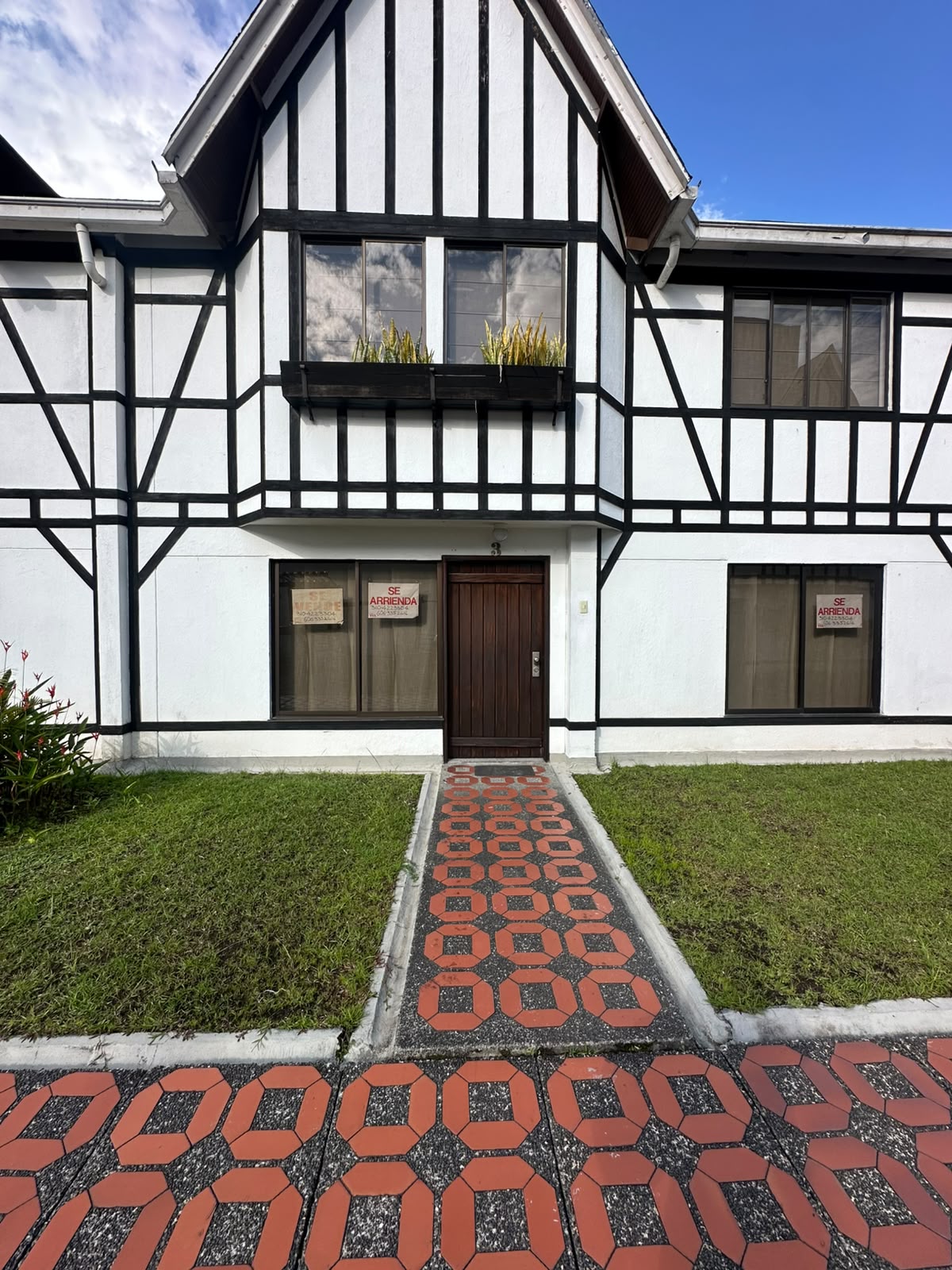 VENDO CASA EN SECTOR CIRCUNVALAR