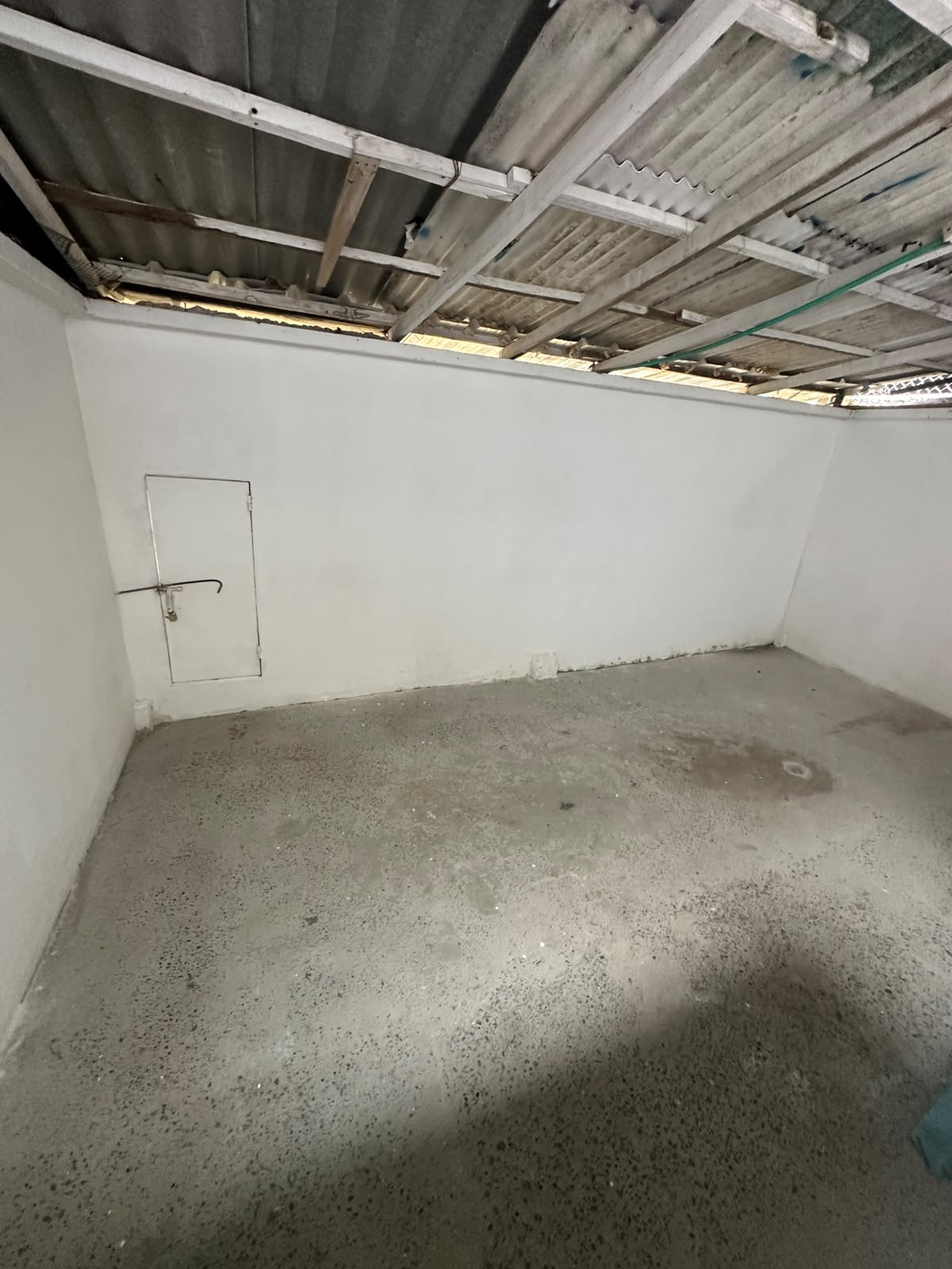 RENTO CASA COMERCIAL EN LA VILLA