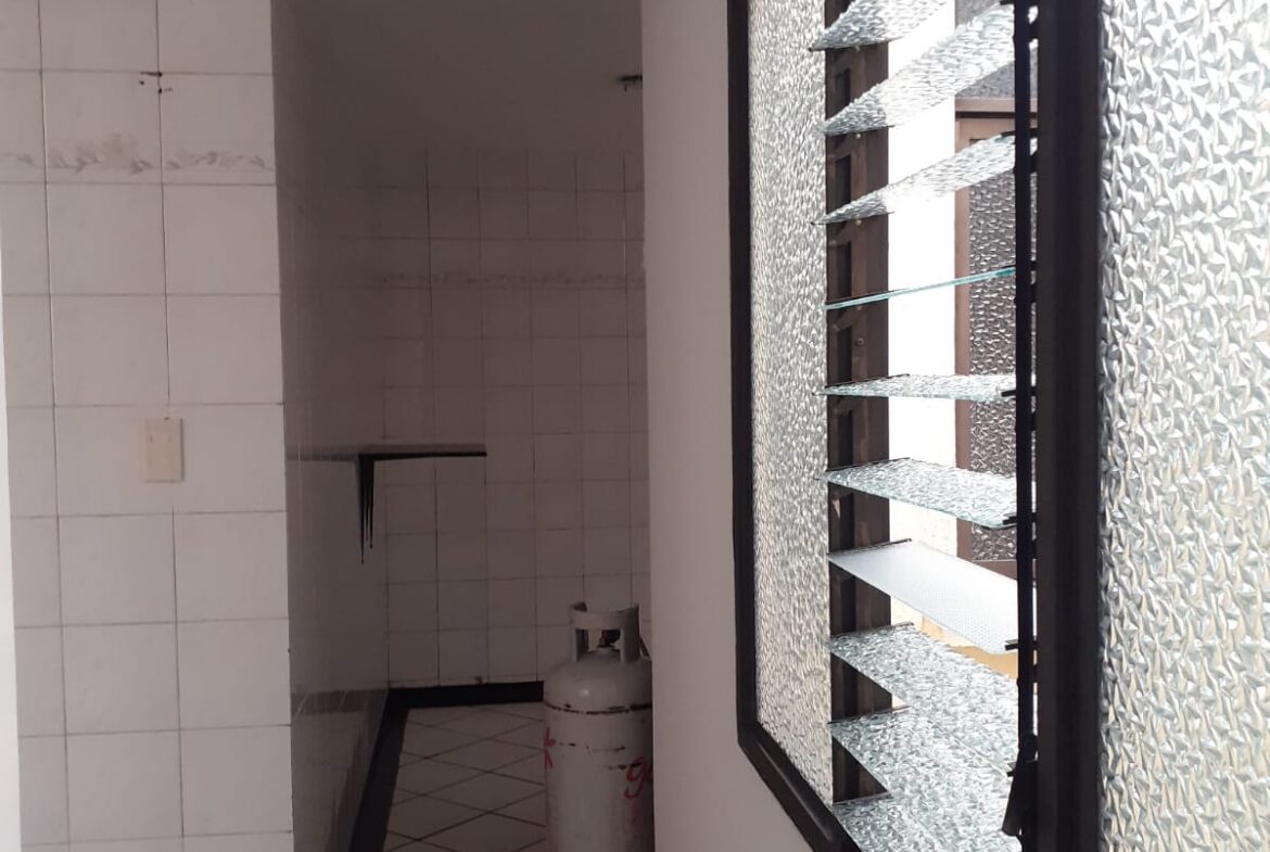 ARRIENDO APTO EN EL CENTRO