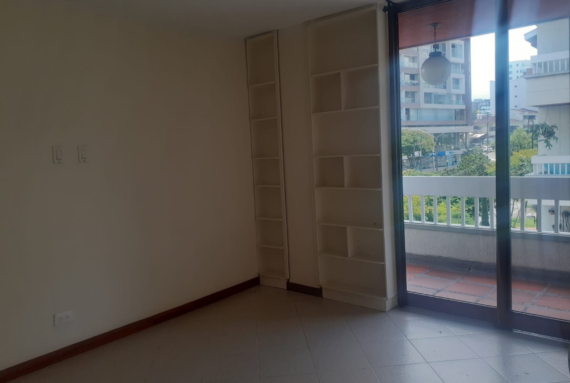 VENDO APARTAMENTO EN PINARES DE SAN MARTIN PEREIRA