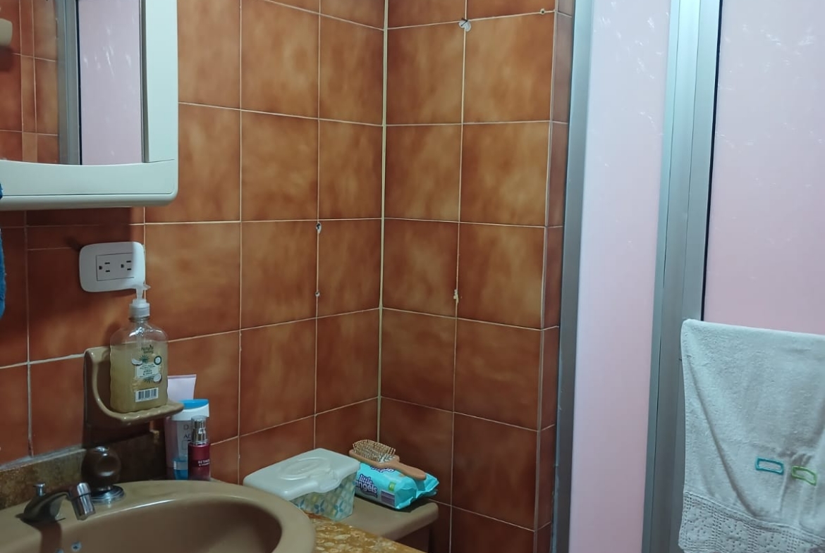 VENDO APARTAMENTO EN LOS CEDROS PEREI