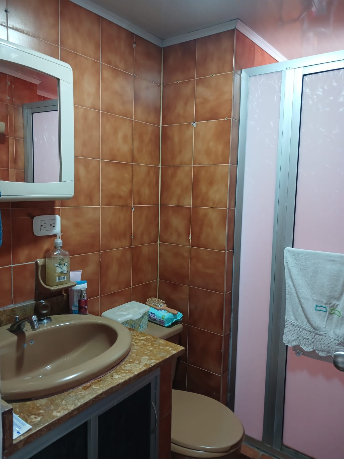 VENDO APARTAMENTO EN LOS CEDROS PEREI