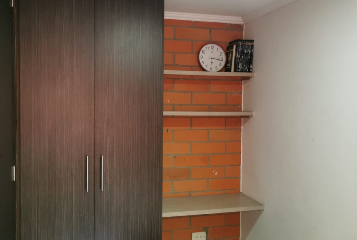 VENTA CASA DÚPLEX EN CONJUNTO CERRADO EN BELMONTE.