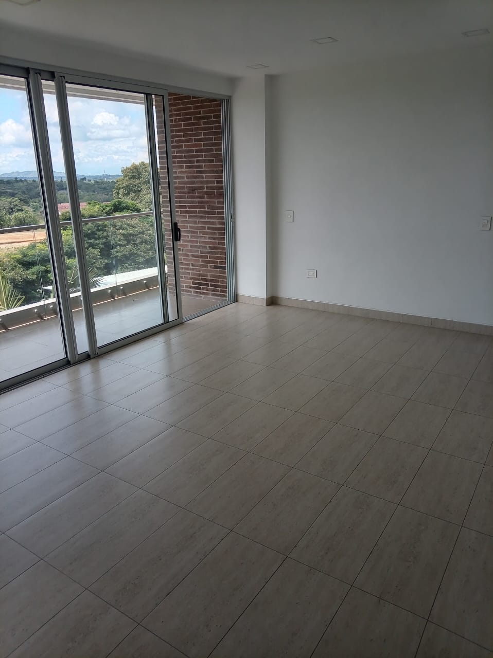 RENTO APARTAMENTO EN CONJUNTO CERRADO VÍA CERRITOS