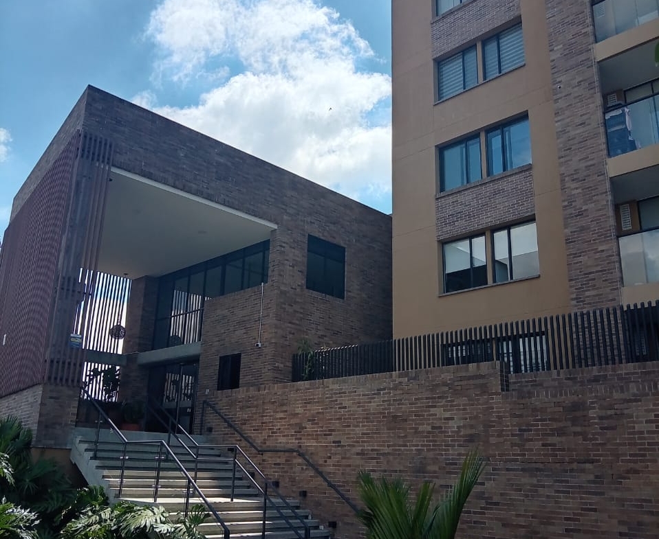 VENDO APARTAMENTO UBICACIÓN ESTRATÉGICA AVENIDA SUR EN PEREIRA