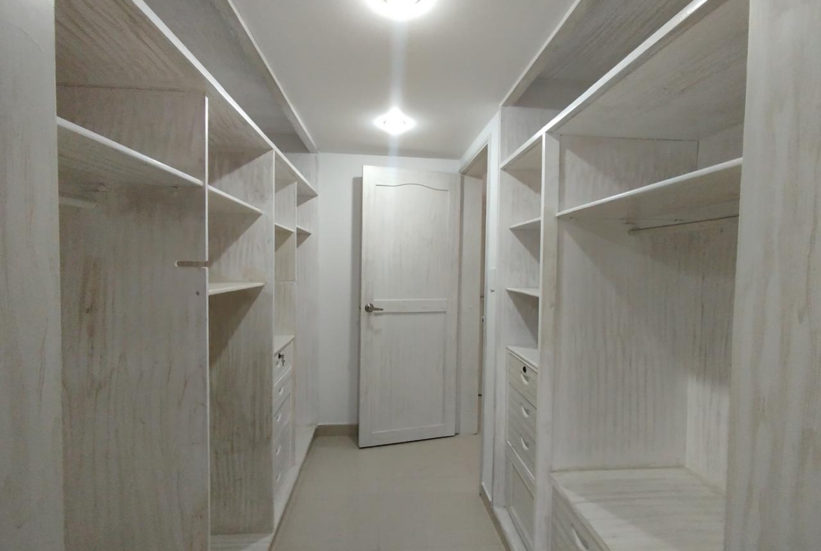 SE VENDE APARTAMENTO EN ALAMOS
