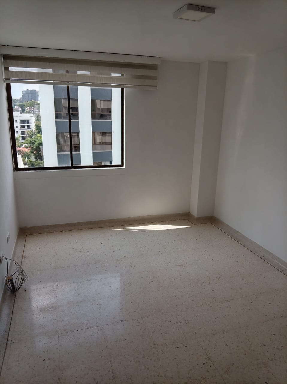 SE VENDE APARTAMENTO CERCA A MEGACENTRO PINARES