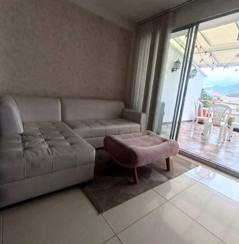 VENDO CASA EN PUEBLITO CAFETERO