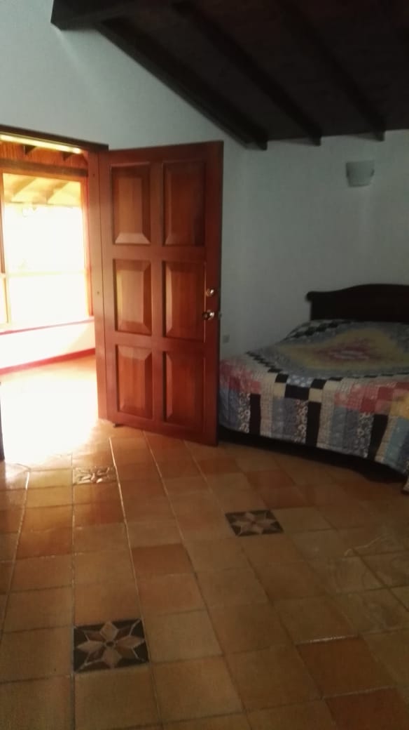 SE VENDE HERMOSA FINCA DE RECREO VIA A ARMENIA
