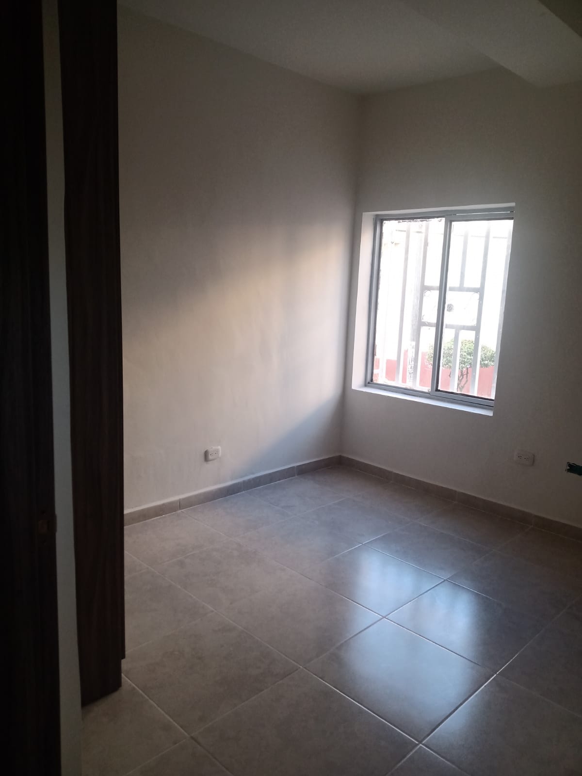 305071320230726032445 VENDO CASA CON LOCALES CERCA AL CENTRO EN PEREIRA
