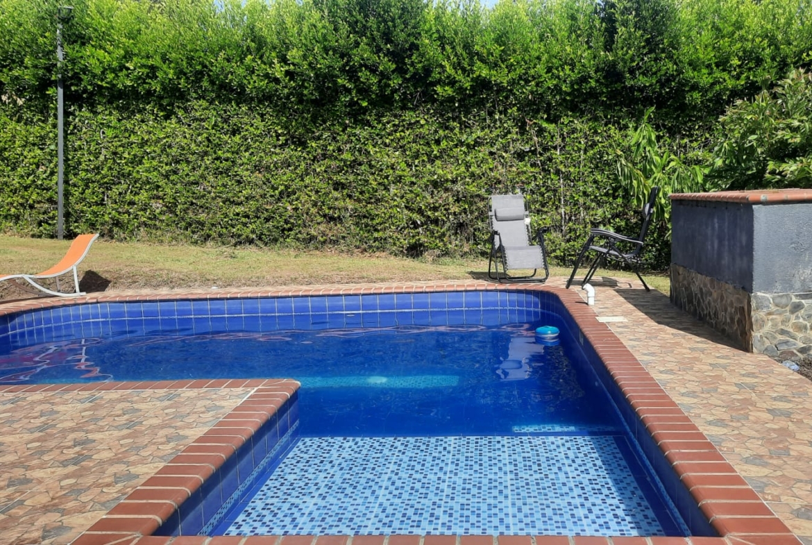 VENDO CASA CAMPESTRE EN VITERBO CALDAS