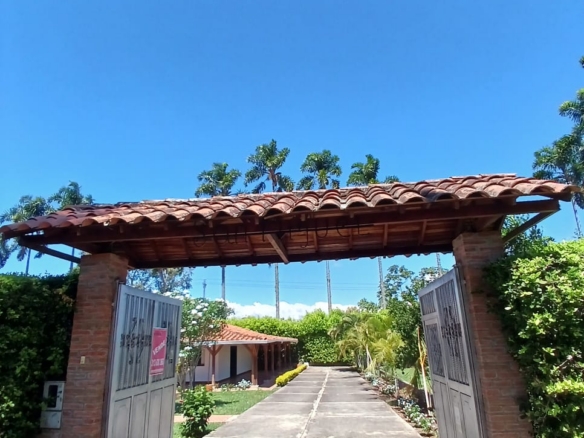 VENDO CASA CAMPESTRE VIA CERRITOS LA VIRGINIA