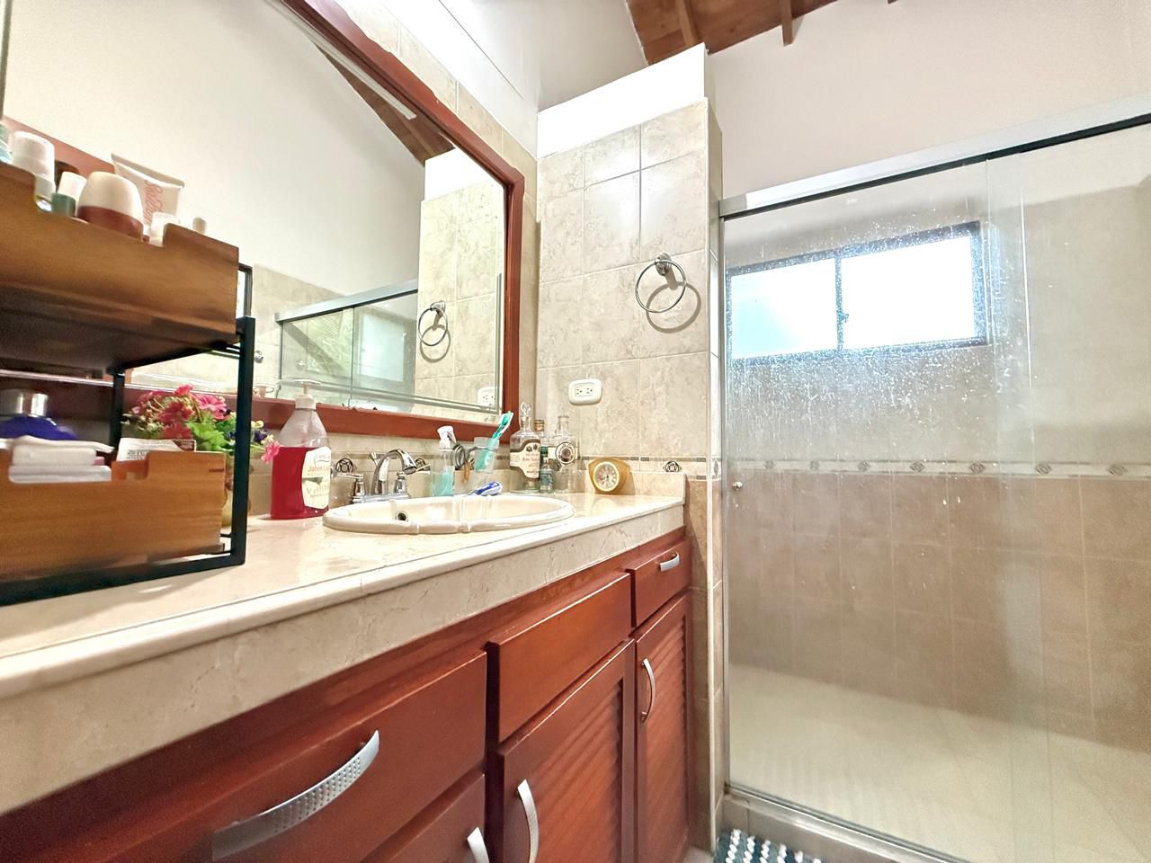 VENDO CASA CAMPESTRE EN COMBIA