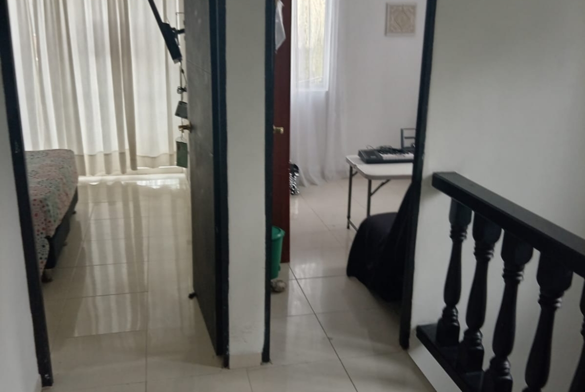 VENDO CASA DÚPLEX CON LOCAL EN SECTOR VILLA VERDE